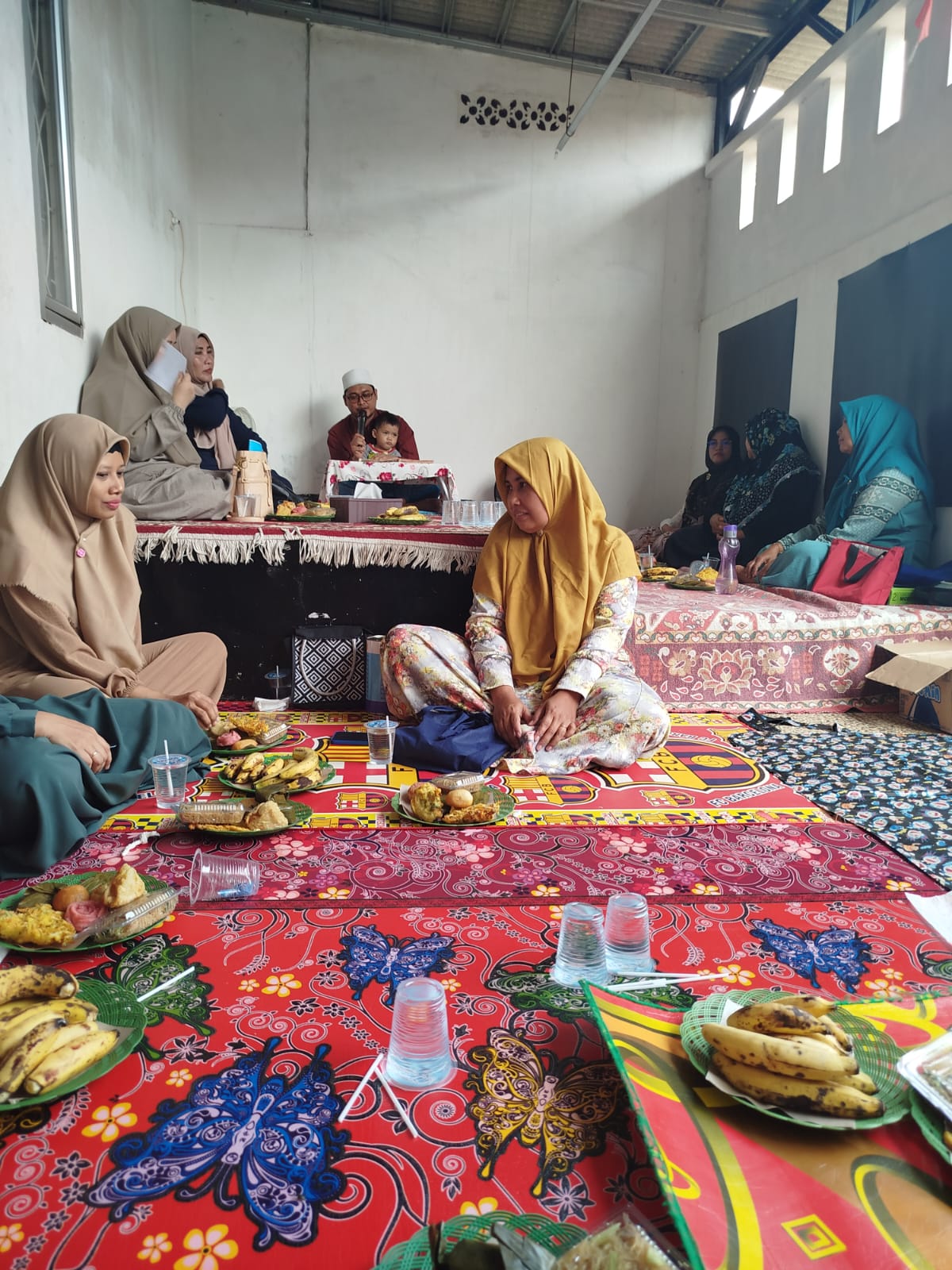 TEMA : BATAS WAKTU DIPERBOLEHKAN MENGUSAP SEPATU DALAM BERWUDHU DAN HAL-HAL YANG MEMBATALKANNYA