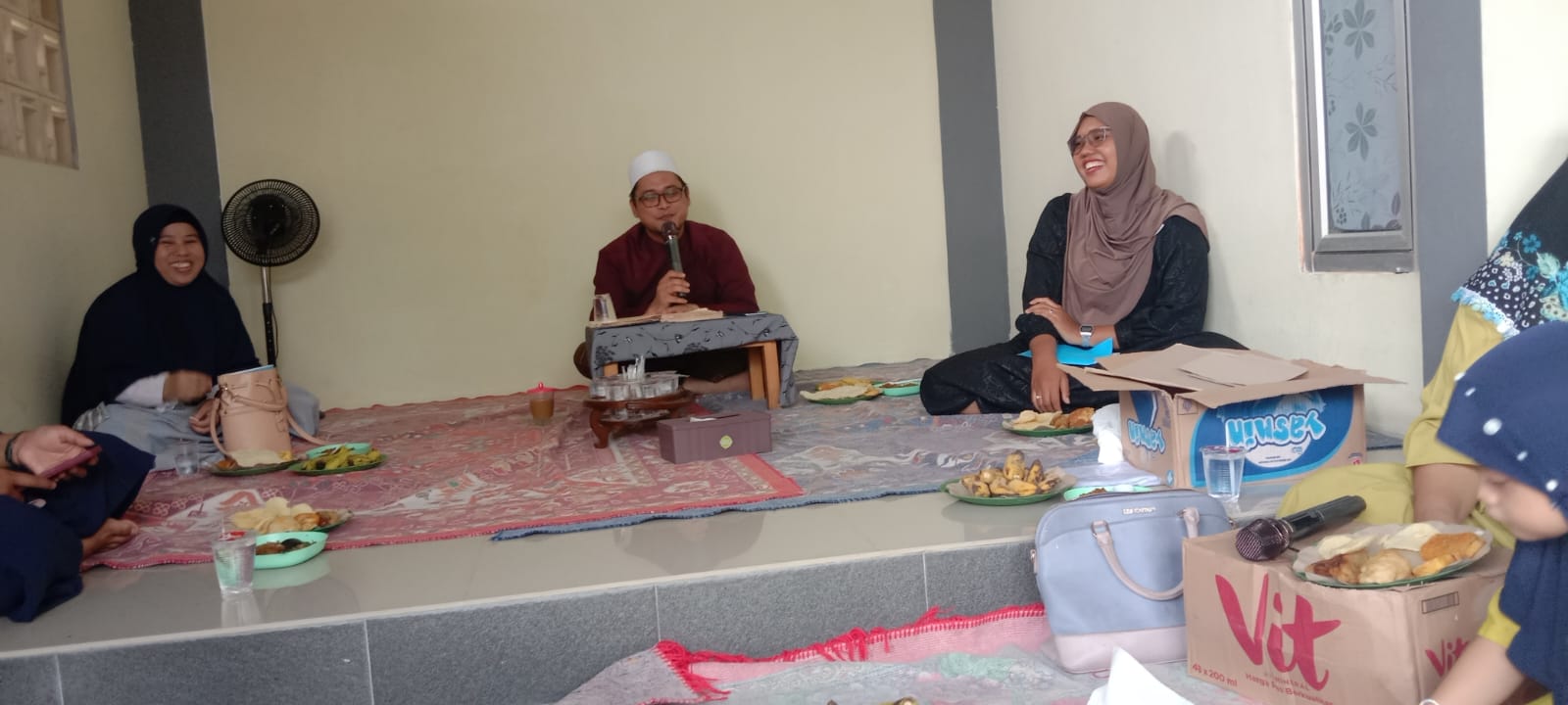 Tema Kajian : Najis dan Hukumnya