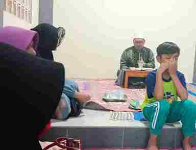 Tema Kajian : Macam-macam Najis dan Cara Mensucikannya